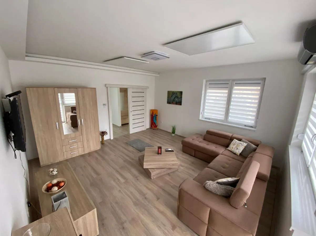 Hajnal Apartmanház Hajdúszoboszló Apartman